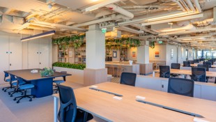 City Tower L19 workspace