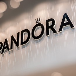 GPE announces Pandora signs lease for new store  at 70/88 Oxford Street